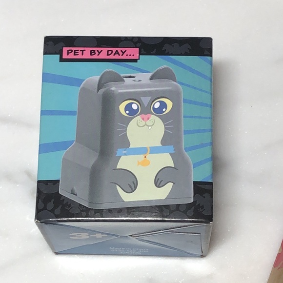 Pet Power Wendy’s Kids Meal Toys NWT Cat & Dog - Picture 2 of 8